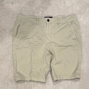 Abercrombie & Fitch Men's Light Tan Shorts